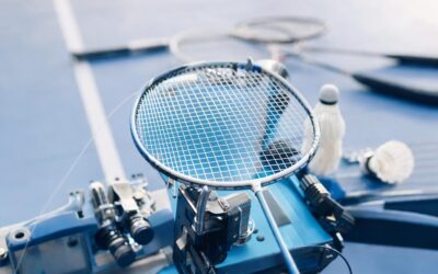 Corder une raquette de badminton : préparer une pose correcte