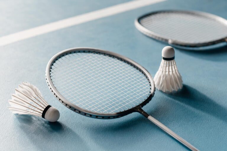 Tension de cordage au badminton : choisir avec son cadre