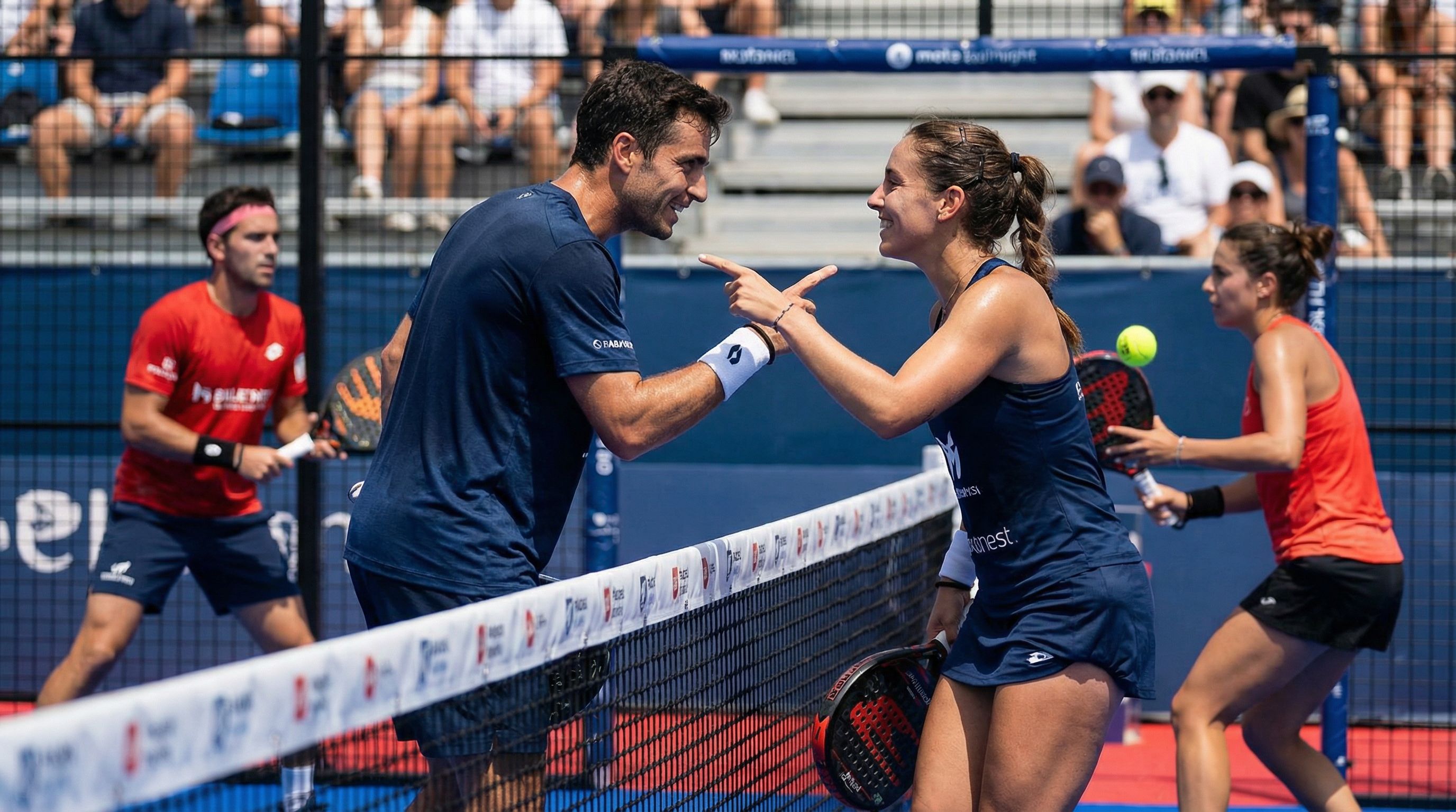 Communication au padel : les clés pour mieux jouer en équipe Communication au padel : les clés pour mieux jouer en équipe