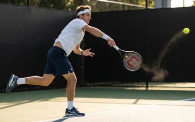 Service slicé au tennis : travailler la direction et la variation