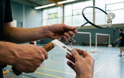 Différences entre grip et surgrip : pourquoi ajouter un surgrip sur sa raquette